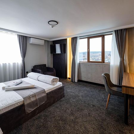 Hotel Elit Pernik エクステリア 写真