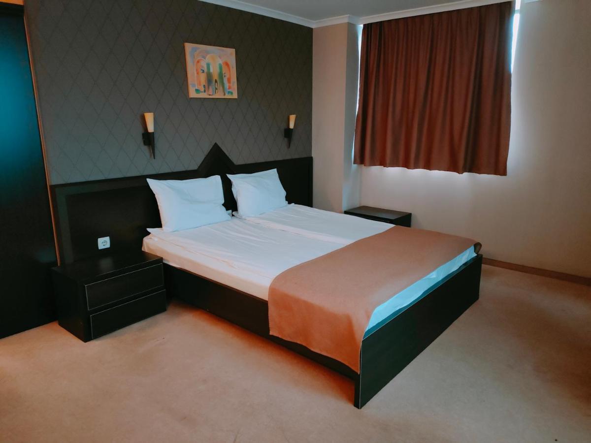 Hotel Elit Pernik エクステリア 写真