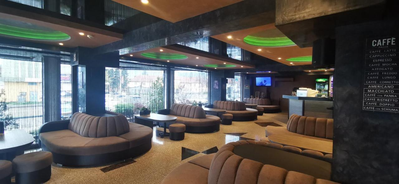 Hotel Elit Pernik エクステリア 写真