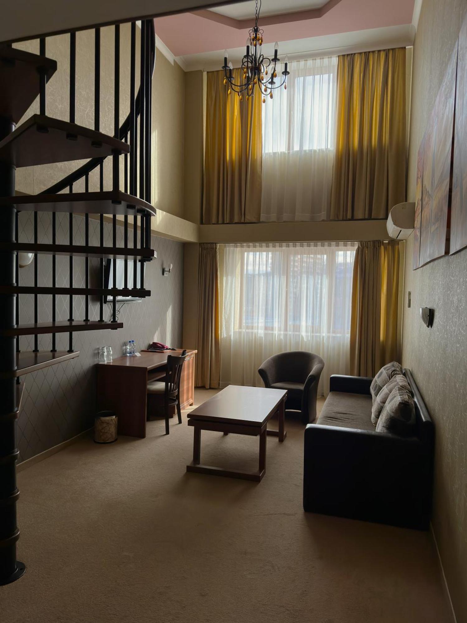 Hotel Elit Pernik エクステリア 写真