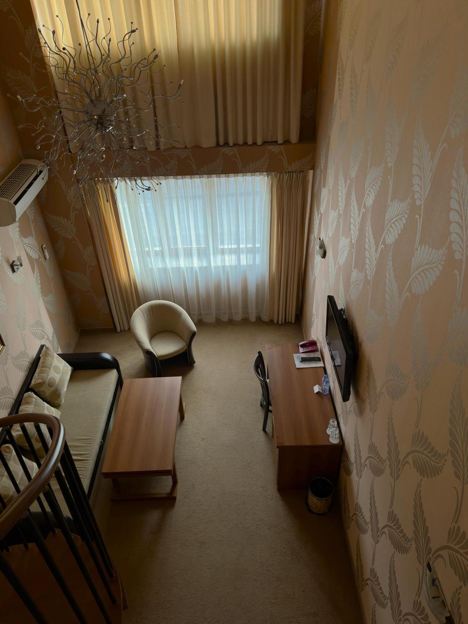 Hotel Elit Pernik エクステリア 写真