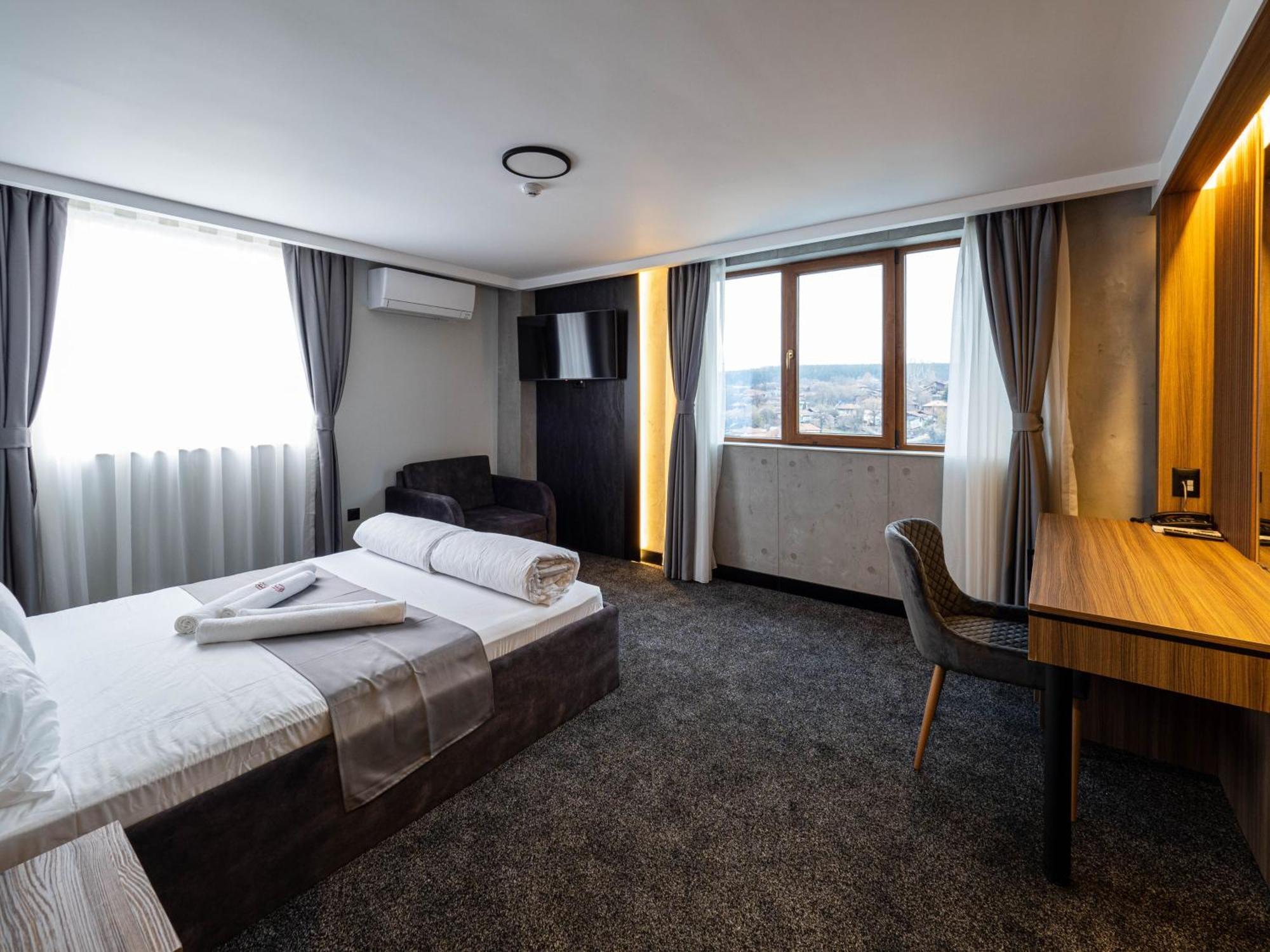 Hotel Elit Pernik エクステリア 写真