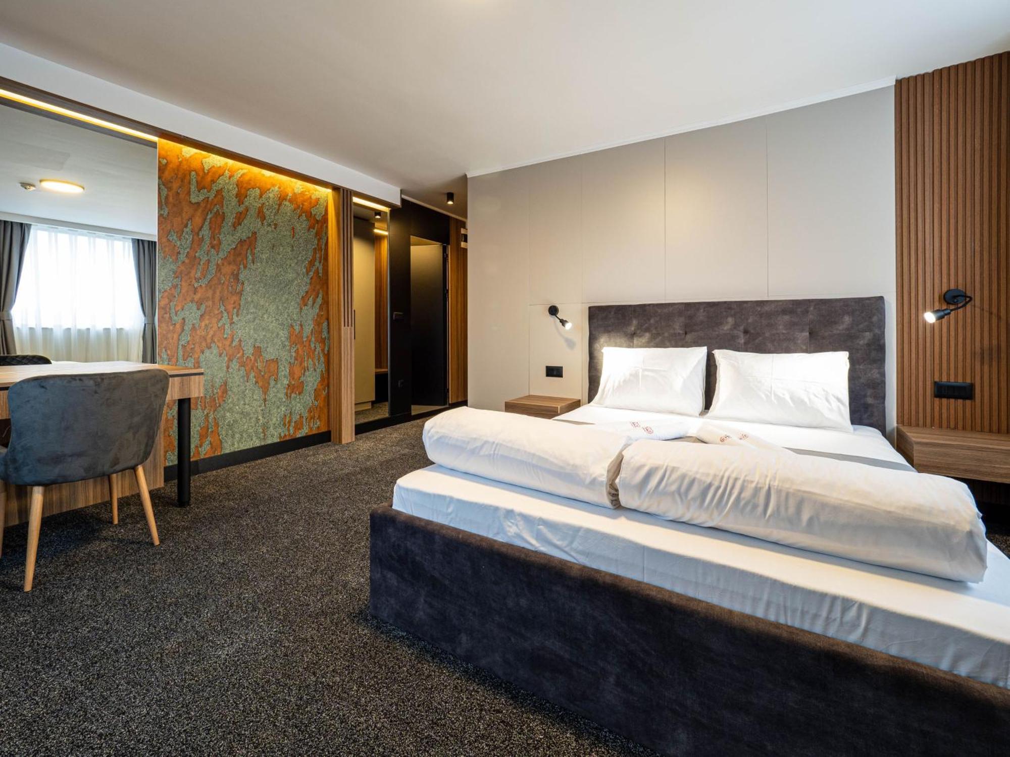 Hotel Elit Pernik エクステリア 写真