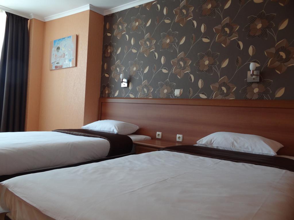 Hotel Elit Pernik エクステリア 写真