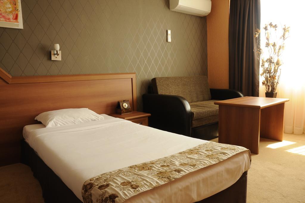 Hotel Elit Pernik エクステリア 写真