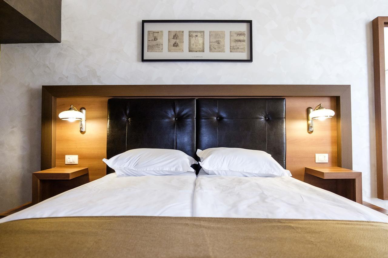 Hotel Elit Pernik エクステリア 写真
